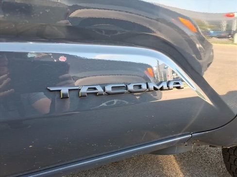 Used 2025 Toyota Tacoma TRD Off-Road AWD/4WD image 12