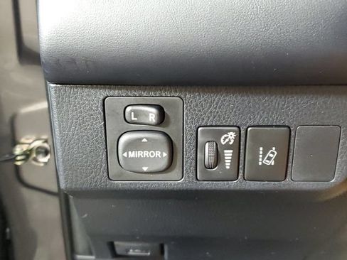 Used 2018 Toyota RAV4 XLE AWD/4WD image 31