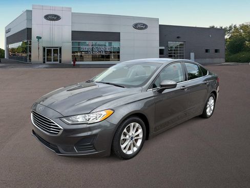 Used 2020 Ford Fusion SE FWD image 4