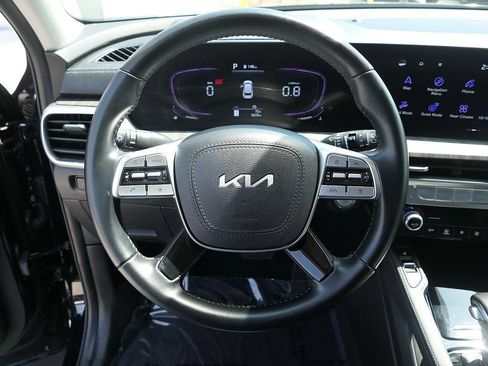 Used 2024 Kia Telluride EX w/ EX Captain's Chair Package FWD image 18
