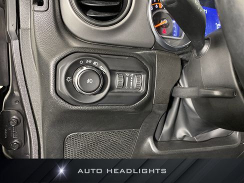 Used 2022 Jeep Wrangler Unlimited Sport image 23