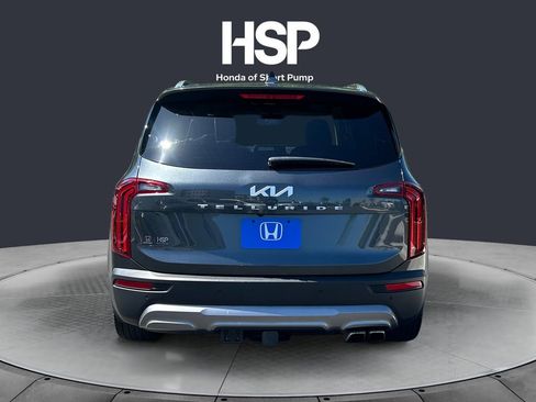 Used 2022 Kia Telluride EX w/ EX Premium Package FWD image 4