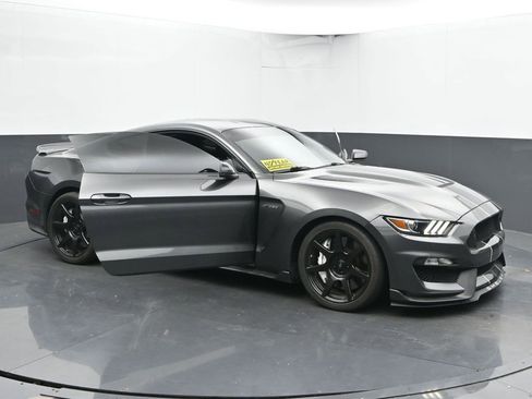 Used 2017 Ford Mustang Shelby GT350 image 49
