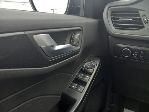 Used 2025 Ford Escape ST-Line image 26