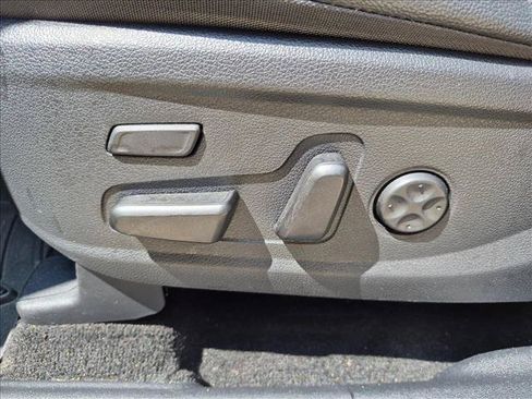 Used 2020 Hyundai Santa Fe Limited FWD image 11