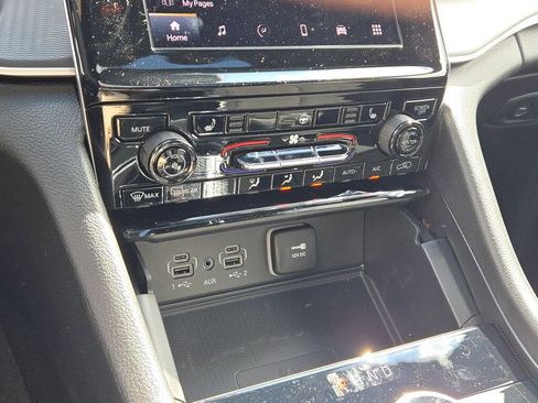 New 2025 Jeep Grand Cherokee L Altitude image 30