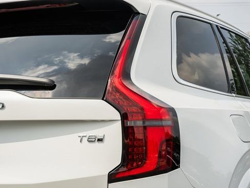 New 2026 Volvo XC90 T8 Plus image 6