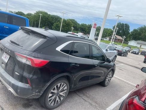 Used 2020 Ford Escape Titanium AWD/4WD image 4