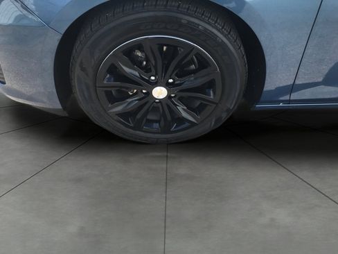 Used 2024 Chevrolet Malibu LT FWD image 3