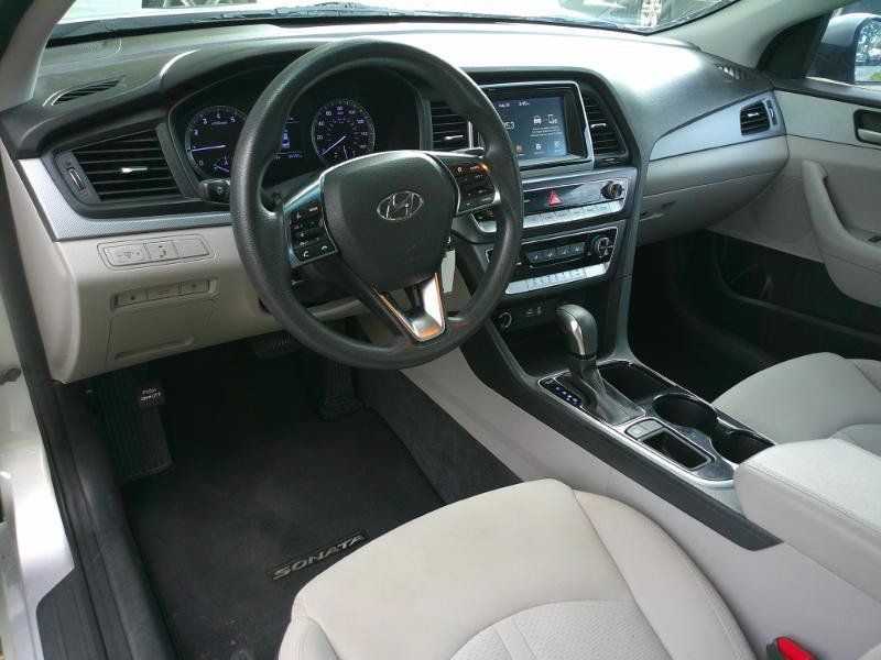 Used 2018 Hyundai Sonata SE w/ Cargo Package FWD image 11
