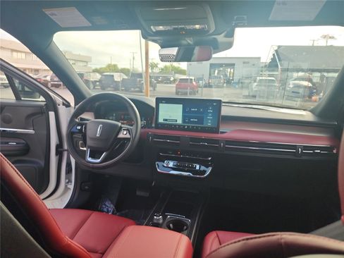 New 2026 Lincoln Corsair Reserve image 23