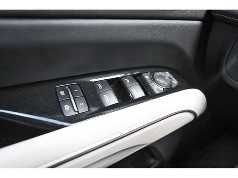 Used 2022 Cadillac Escalade Sport w/ Touring Package AWD/4WD image 15