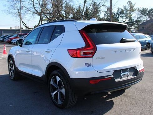 Used 2025 Volvo XC40 B5 Plus image 41