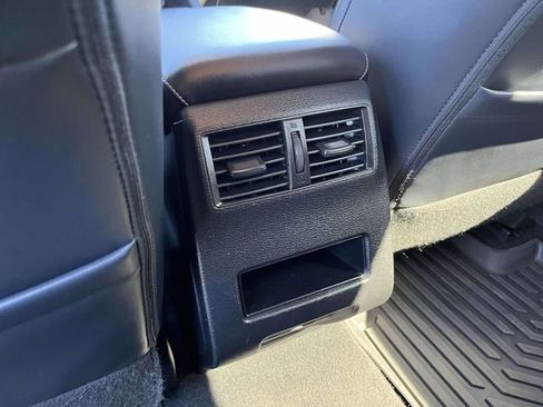 Used 2024 Mitsubishi Outlander SE Black Edition image 13