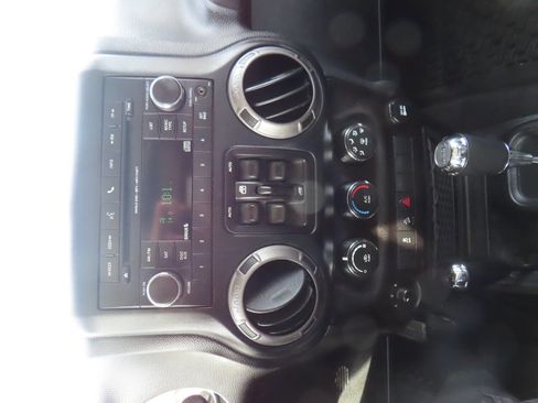 Used 2018 Jeep Wrangler Unlimited Sport S AWD/4WD image 45