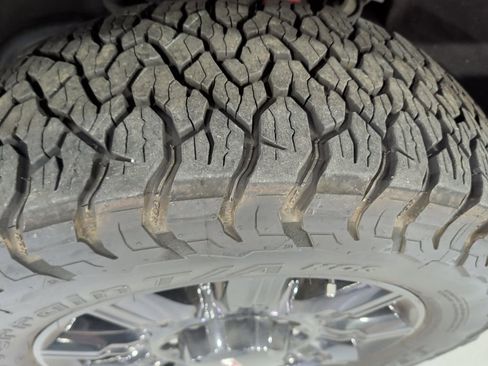 Used 2025 GMC Sierra 3500 AT4 AWD/4WD image 8