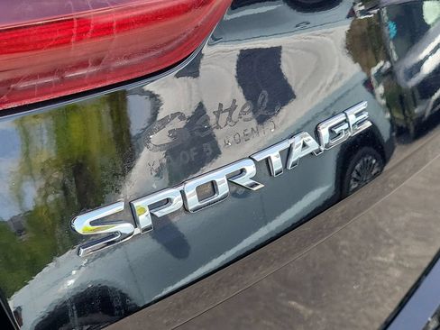 Used 2022 Kia Sportage EX FWD image 5
