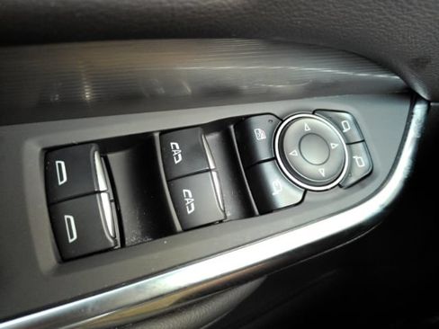 Used 2024 Cadillac XT4 Premium Luxury FWD image 36
