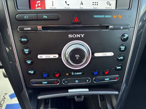 Used 2018 Ford Explorer Limited image 16