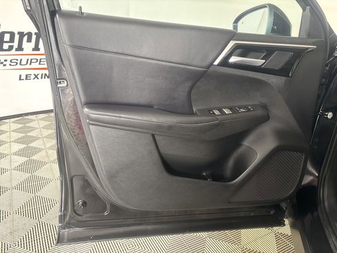 Used 2023 Mitsubishi Outlander SE FWD image 8