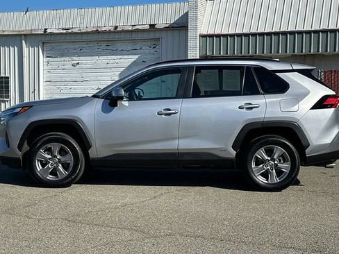 Used 2025 Toyota RAV4 XLE AWD/4WD image 7