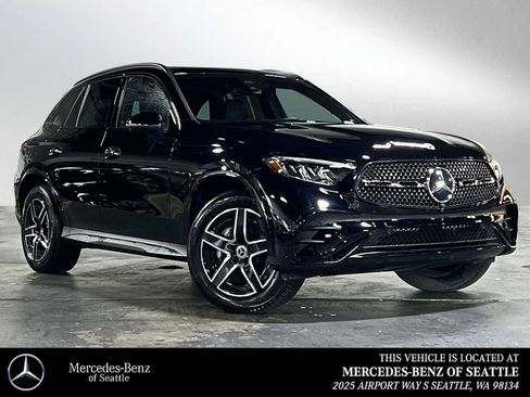 Used 2025 Mercedes-Benz GLC 300 4MATIC image 1