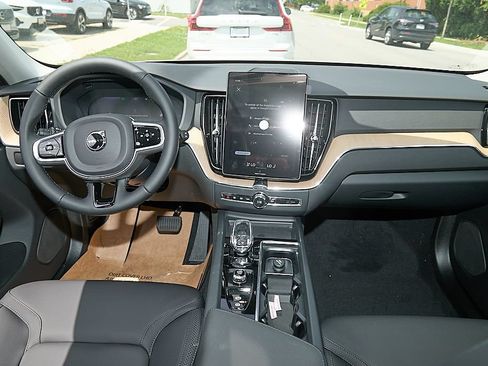 New 2026 Volvo XC60 T8 Plus w/ Climate Package PRO AWD/4WD image 23