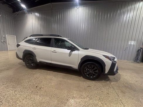 Used 2023 Subaru Outback Onyx Edition w/ Popular Package #2 image 7