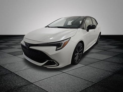 Used 2023 Toyota Corolla XSE FWD image 3