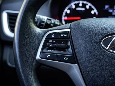 Used 2021 Hyundai Accent SEL image 11