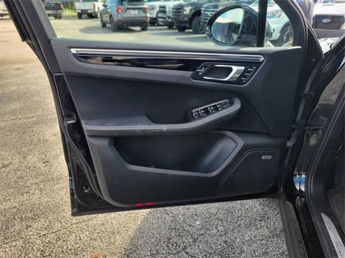 Used 2020 Porsche Macan S image 14