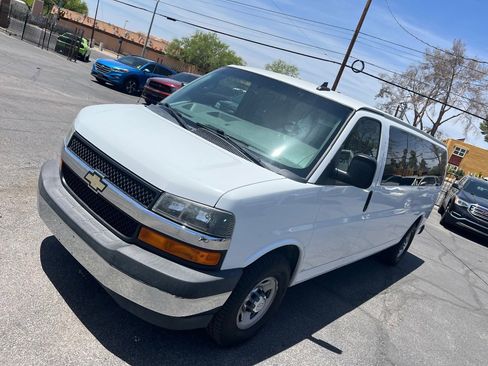 Used 2017 Chevrolet Express 3500 LT w/ LT Preferred Equipment Group RWD image 41
