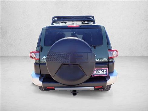 Used 2014 Toyota FJ Cruiser 4WD w/ Convenience Package image 3
