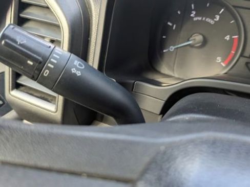 Used 2017 Ford F550 2WD Regular Cab Super Duty image 27