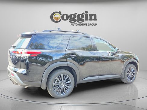 New 2026 Nissan Pathfinder SL w/ SL Premium Package image 6