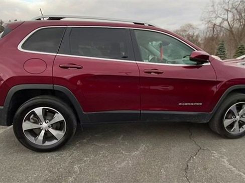 Used 2020 Jeep Cherokee Limited w/ Technology Group image 9