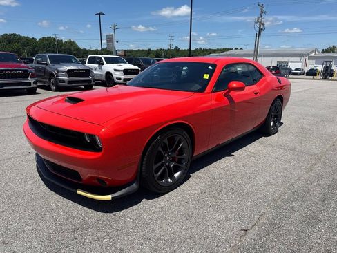 Used 2023 Dodge Challenger GT w/ Performance Handling Group RWD image 4