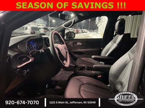 New 2026 Chrysler Pacifica Select image 13