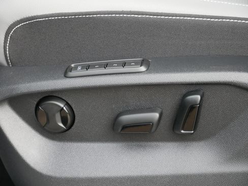 New 2026 Volkswagen Atlas Cross Sport SEL R-Line image 5