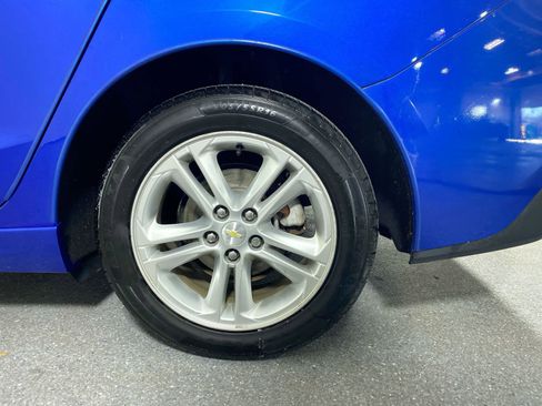 Used 2017 Chevrolet Cruze LT w/ RS Package image 5