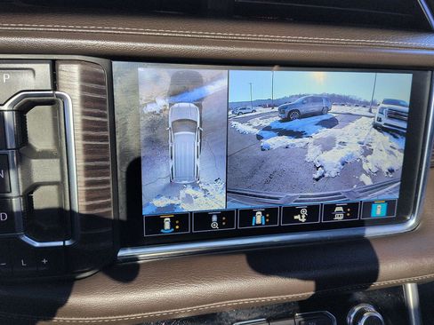 Used 2021 GMC Yukon Denali w/ Denali Premium Package AWD/4WD image 19