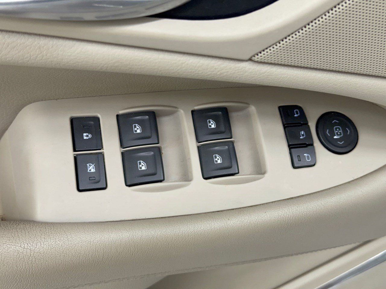 Used 2018 Cadillac Escalade Luxury AWD/4WD image 15