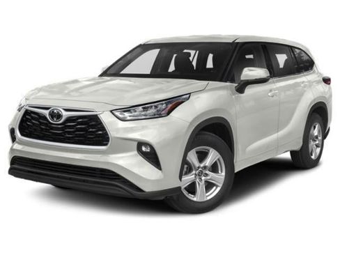 Used 2021 Toyota Highlander LE AWD/4WD image 1