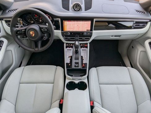 Used 2025 Porsche Macan Turbo image 22