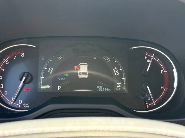 Used 2025 Toyota RAV4 LE FWD image 14