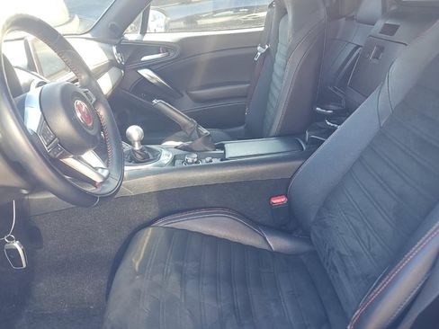 Used 2017 FIAT 124 Spider Abarth RWD image 7