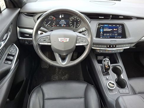 Used 2021 Cadillac XT4 Premium Luxury image 13
