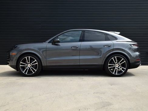 Certified 2025 Porsche Cayenne Coupe image 2