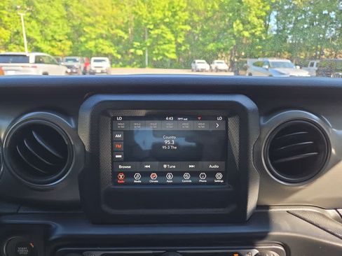 Used 2023 Jeep Wrangler Unlimited w/ Cold Weather Group AWD/4WD image 26
