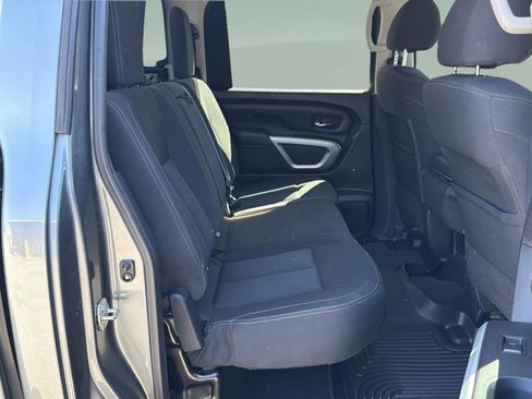 Used 2017 Nissan Titan SV image 24